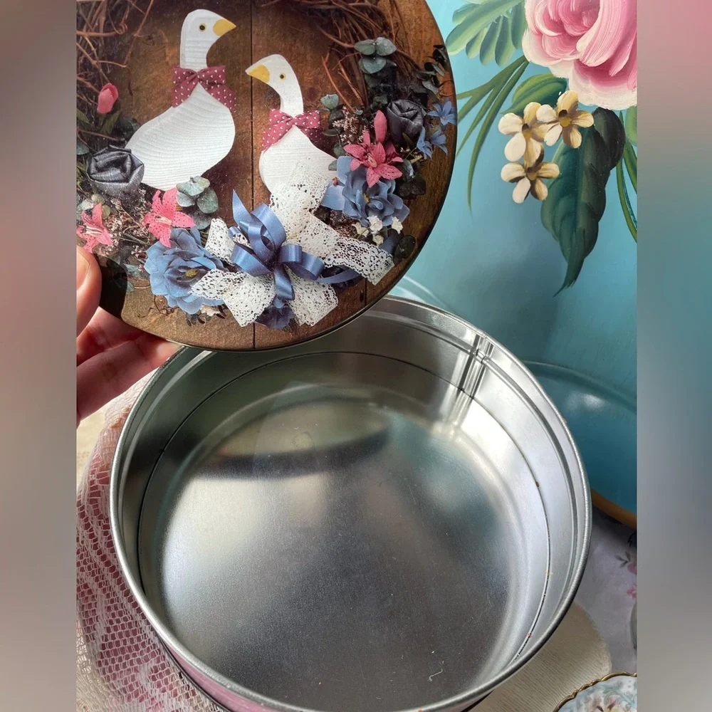 Vintage 90s Goose Print Round Tin Box Canister Farmhouse Cottagecore Grandmacore